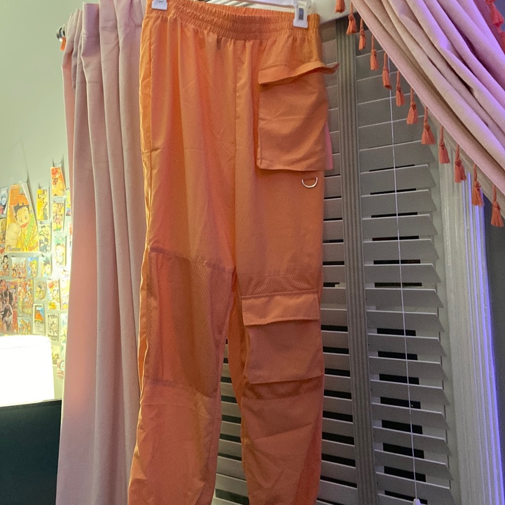 ORANGE CARGOS